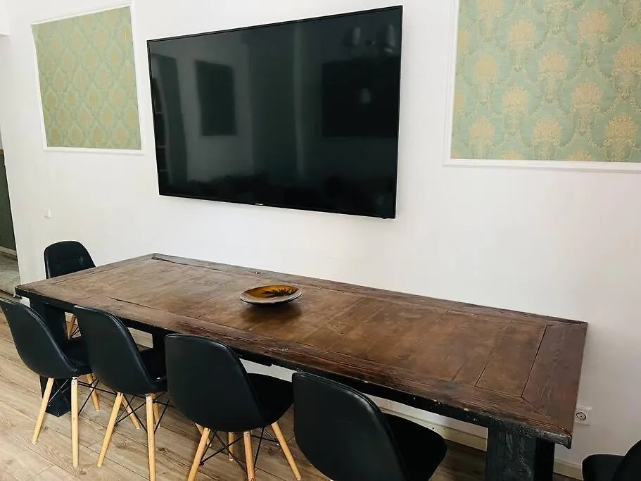 Royal Group Apartment Old City Bukarest 0*,