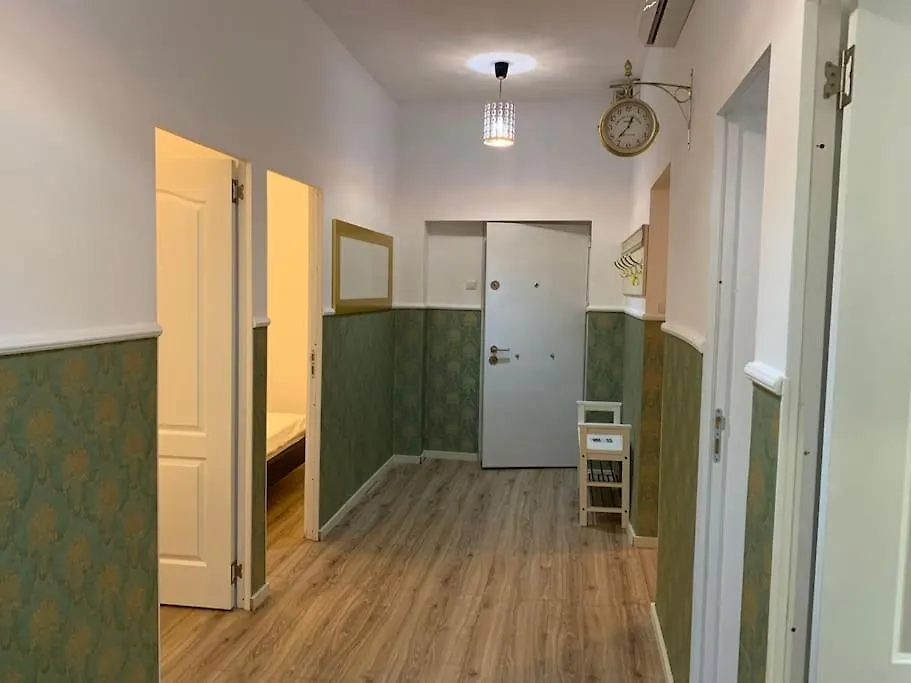 Royal Group Apartment Old City Bukarest 0*,